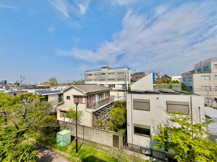 物件内観写真16　(室内からの展望)