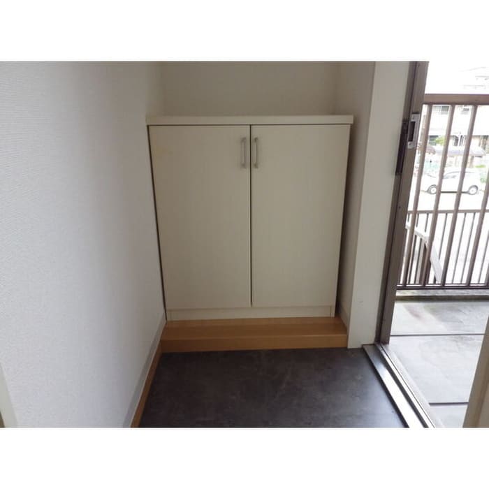 物件内観写真4　(玄関)