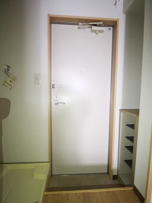 物件内観写真19　(玄関)