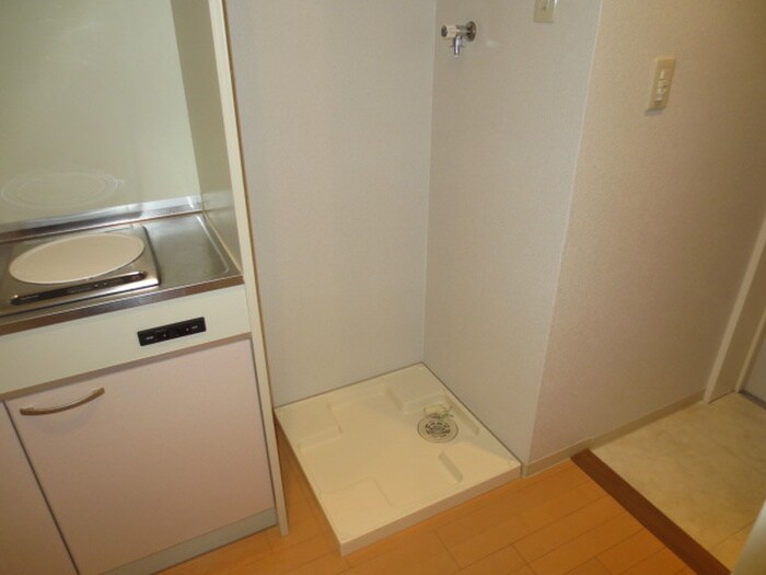 物件内観写真13　(洗濯機置場)