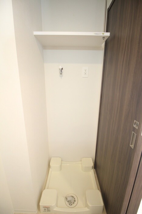 物件内観写真18　(洗濯機置場)