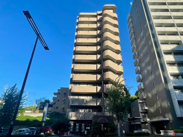 物件外観写真4　(エントランス部分)