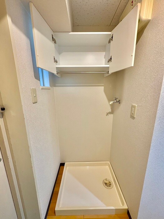 物件内観写真13　(洗濯機置場)