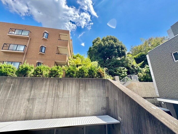 物件内観写真14　(室内からの展望)