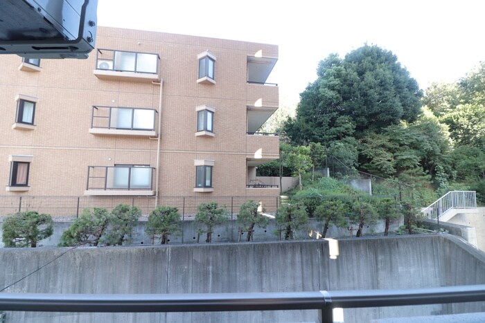 物件内観写真21　(室内からの展望)