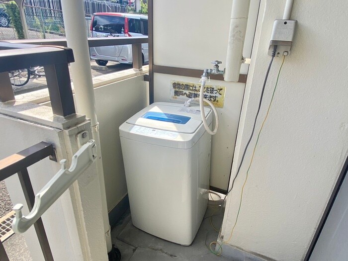 物件内観写真13　(洗濯機置場)