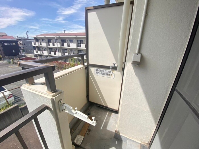 物件内観写真13　(洗濯機置場)