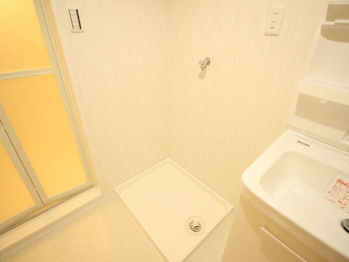 物件内観写真13　(洗濯機置場)