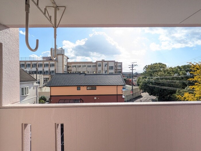 物件内観写真18　(室内からの展望)