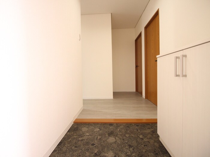 物件内観写真19　(玄関)