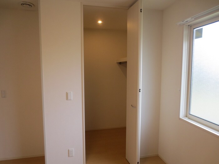 物件内観写真10　(収納)