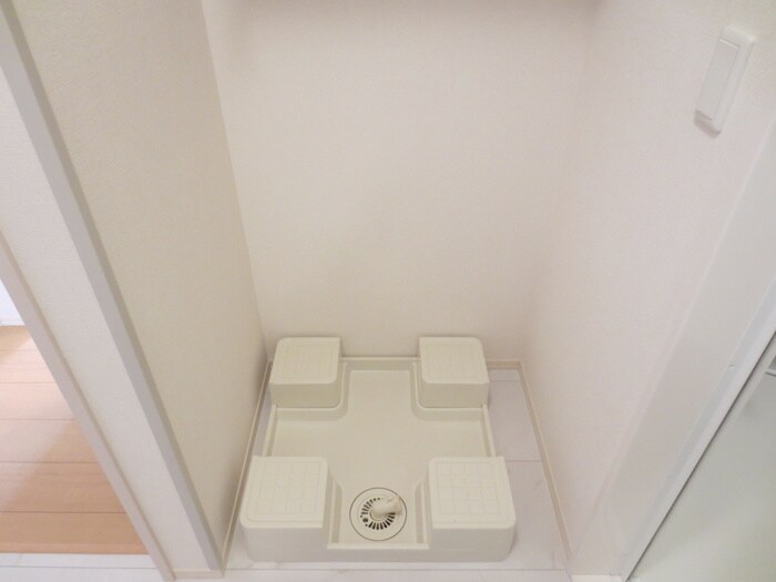 物件内観写真11　(洗濯機置場)