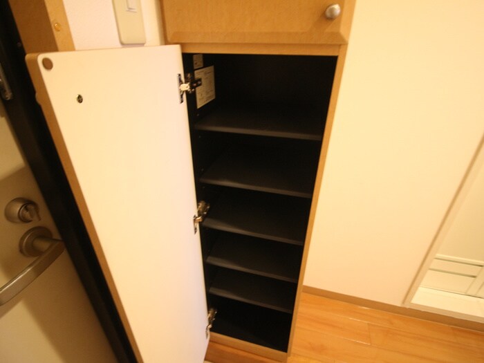 物件内観写真9　(靴箱)