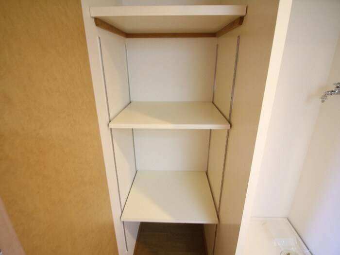 物件内観写真16　(収納)