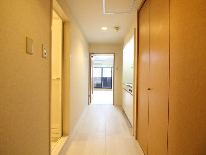物件内観写真16　(廊下)