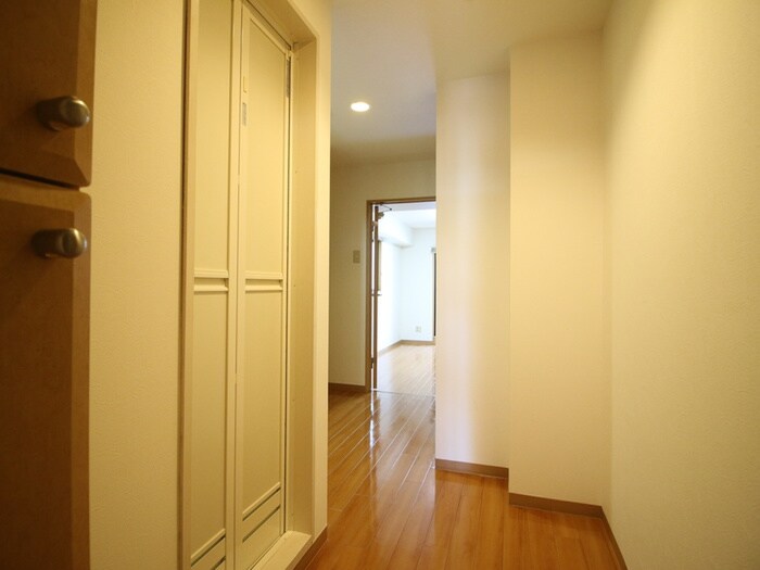 物件内観写真20　(廊下)