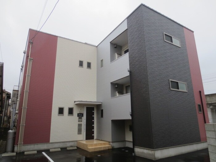 物件外観写真6　(駐車場)