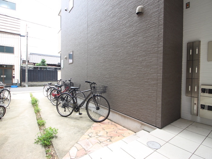 物件外観写真6　(駐輪場)