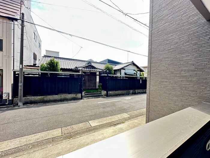 物件内観写真16　(室内からの展望)