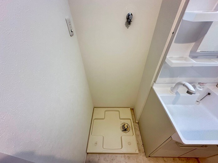 物件内観写真17　(洗濯機置場)