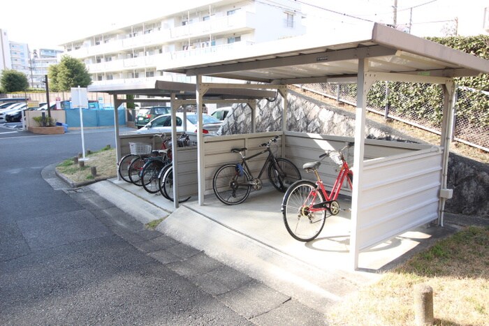 物件外観写真5　(駐輪場)