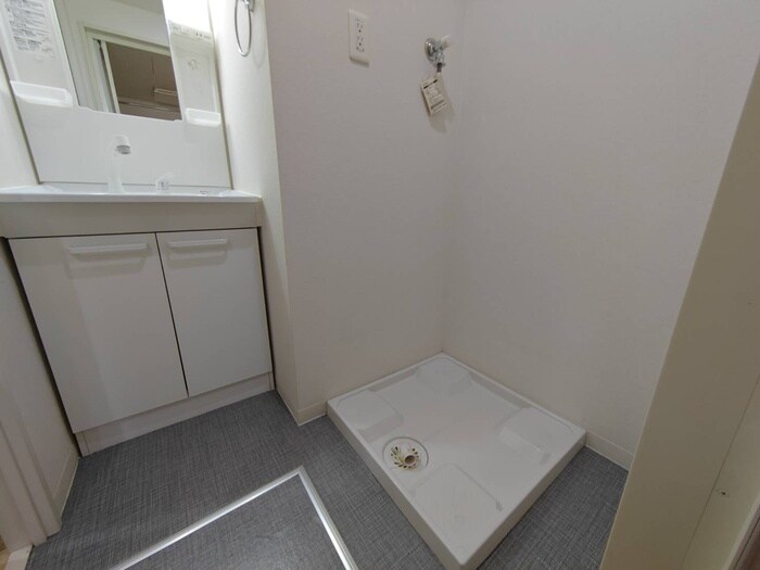 物件内観写真14　(洗濯機置場)