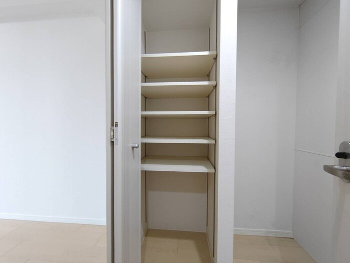 物件内観写真15　(収納)