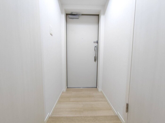 物件内観写真16　(玄関)