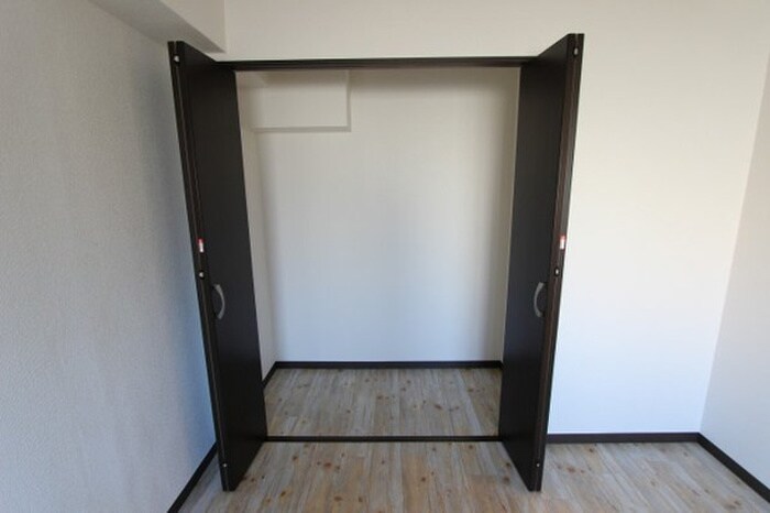 物件内観写真12　(収納)