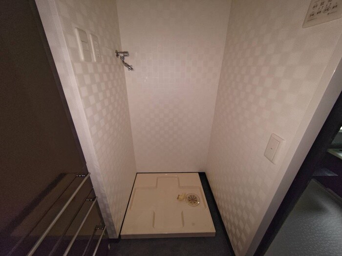 物件内観写真15　(洗濯機置場)
