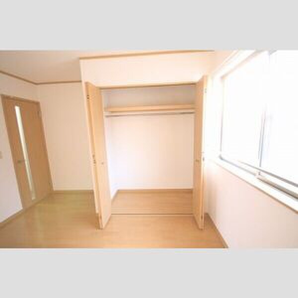 物件内観写真10　(収納)