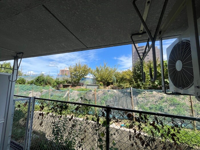 物件内観写真20　(室内からの展望)