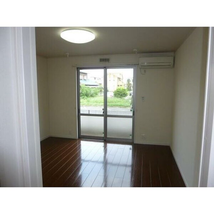 物件内観写真4　(居室)