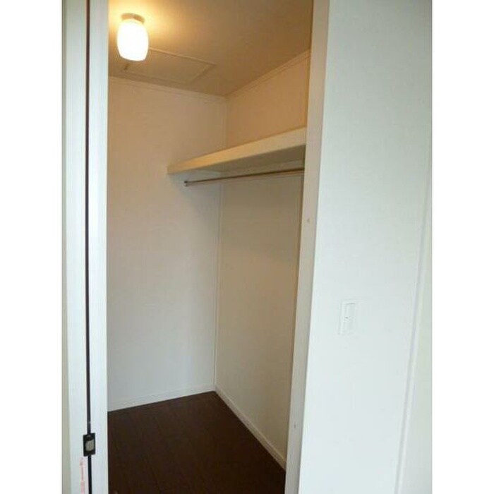 物件内観写真5　(収納)