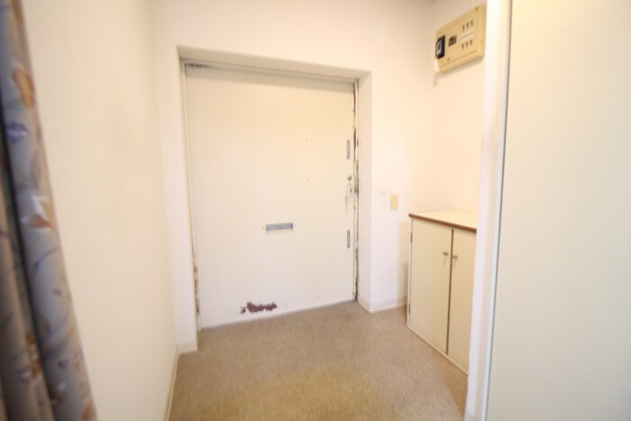 物件内観写真10　(玄関)