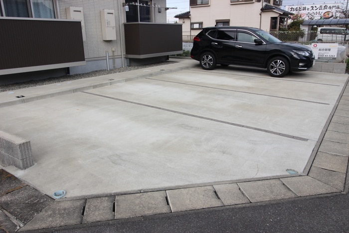 物件外観写真6　(駐車場)