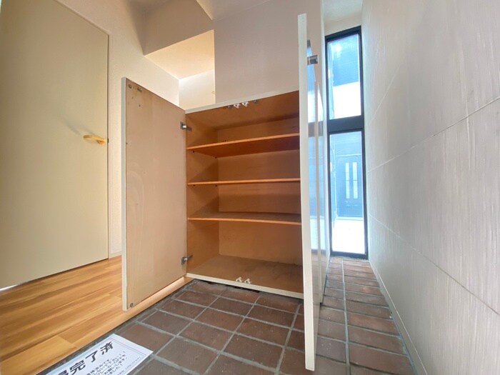 物件内観写真14　(靴箱)