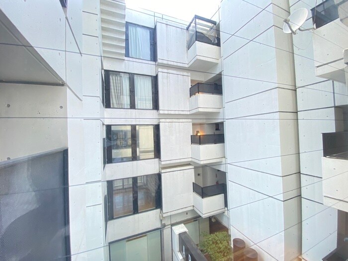 物件内観写真16　(室内からの展望)