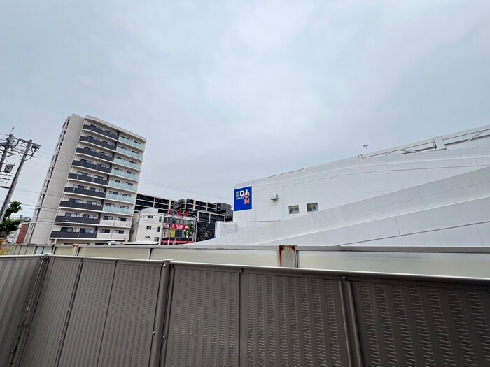 物件内観写真17　(室内からの展望)