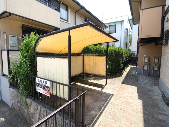 物件外観写真4　(駐輪場)