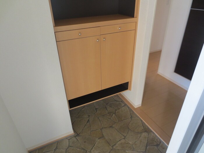 物件内観写真11　(玄関)