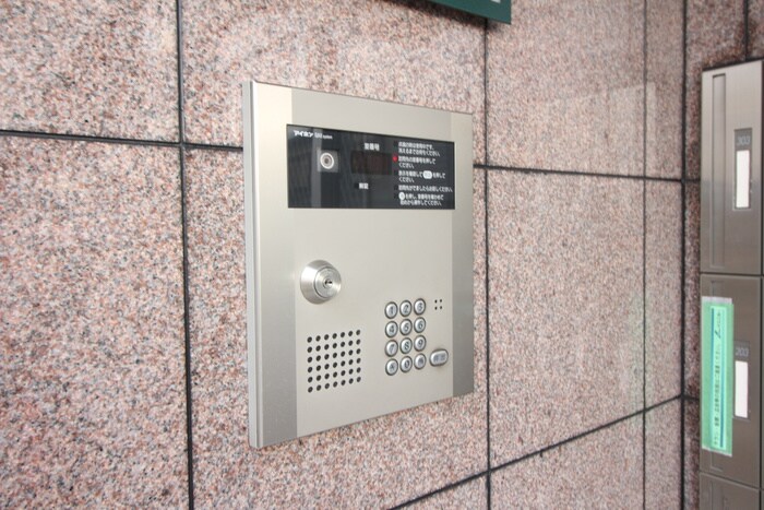 物件外観写真5　(エントランス部分)