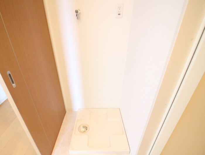 物件内観写真17　(洗濯機置場)