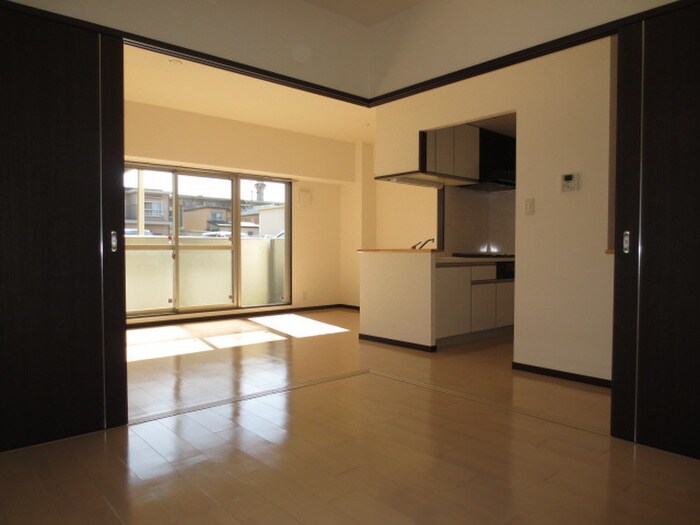 物件内観写真4　(居室)