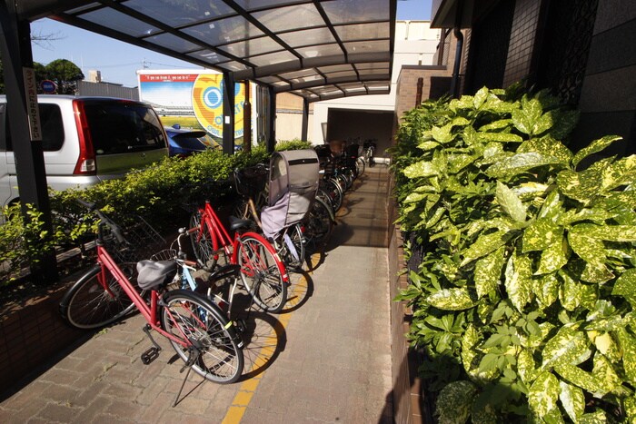 物件外観写真5　(駐輪場)