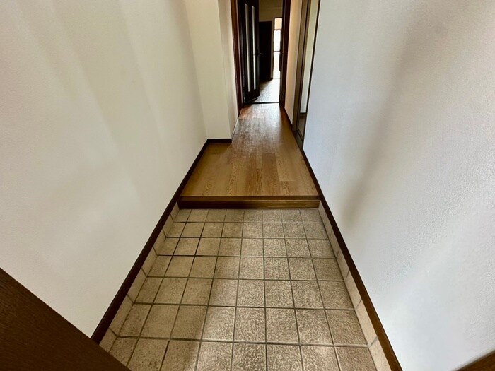 物件内観写真21　(玄関)