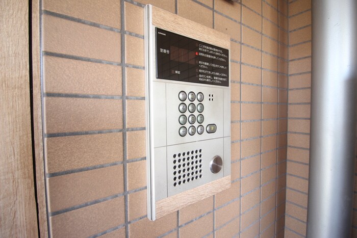 物件外観写真5　(エントランス部分)