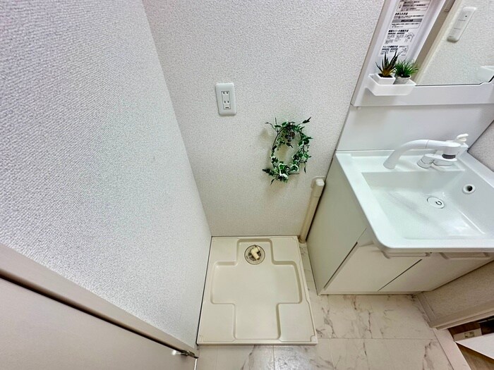 物件内観写真17　(洗濯機置場)