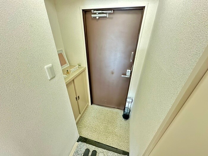 物件内観写真19　(玄関)
