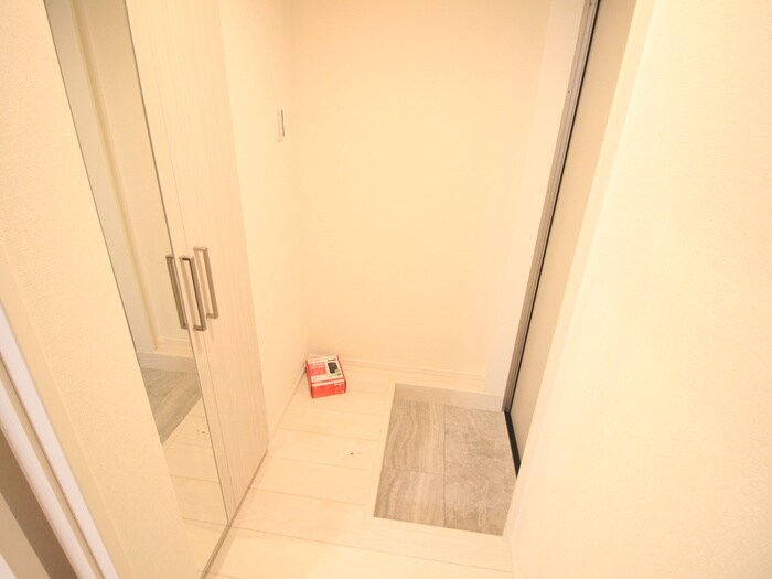 物件内観写真15　(玄関)